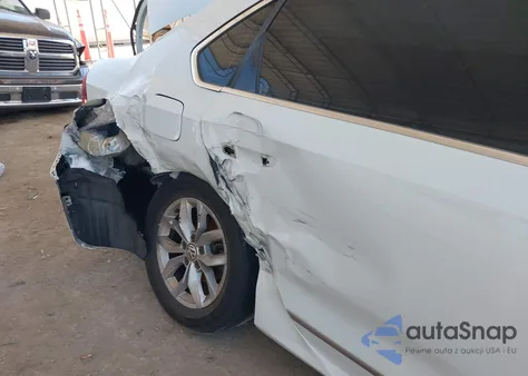 2017 Volkswagen Passat 1.8T S из США, поврежденный, VIN 1VWAT7A36HC031807